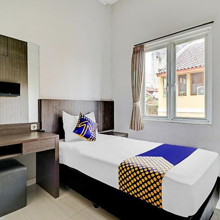 Hotel O Cihampelas Near Ciwalk Formerly D'River Guest House Bandung Exterior photo