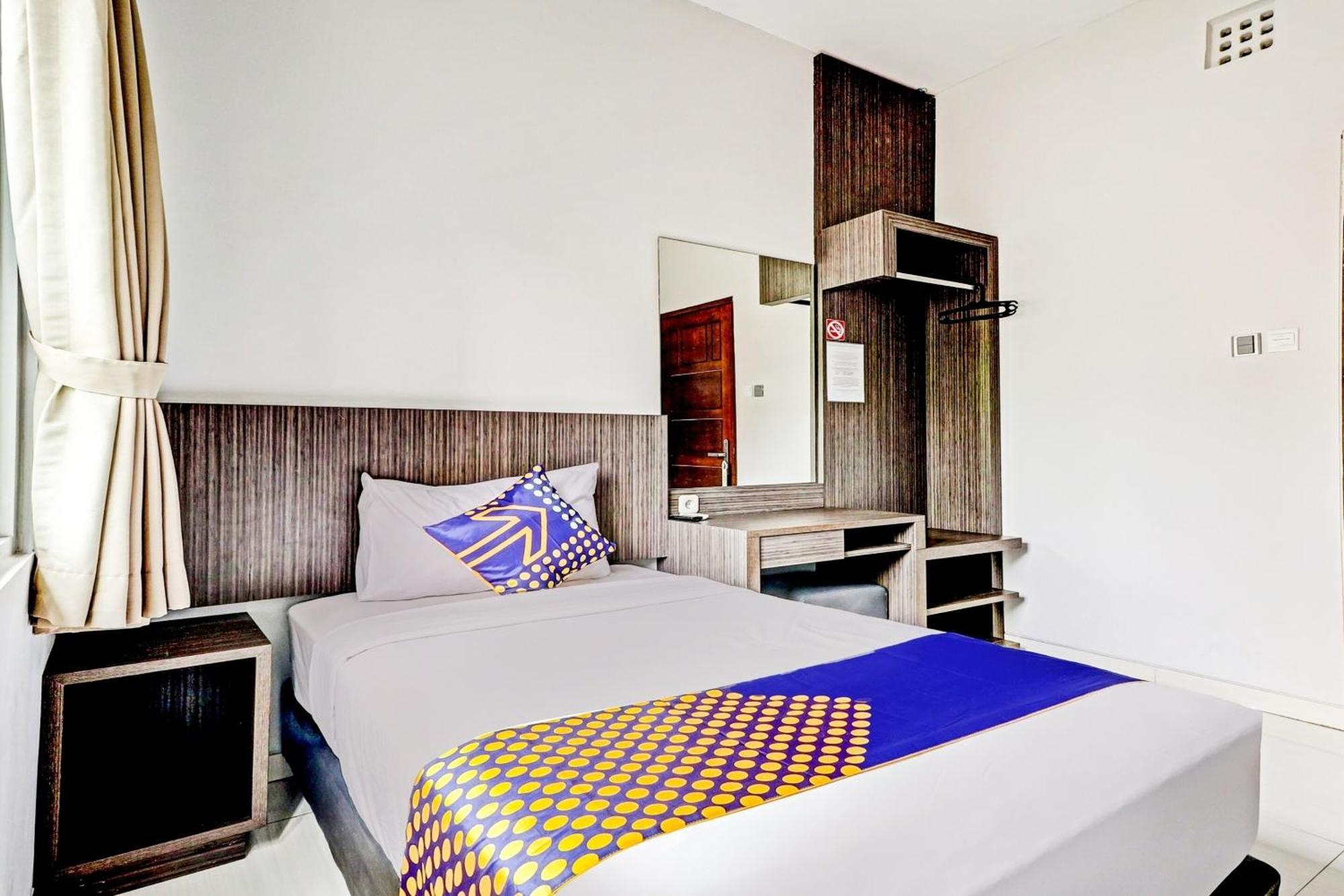 Hotel O Cihampelas Near Ciwalk Formerly D'River Guest House Bandung Exterior photo