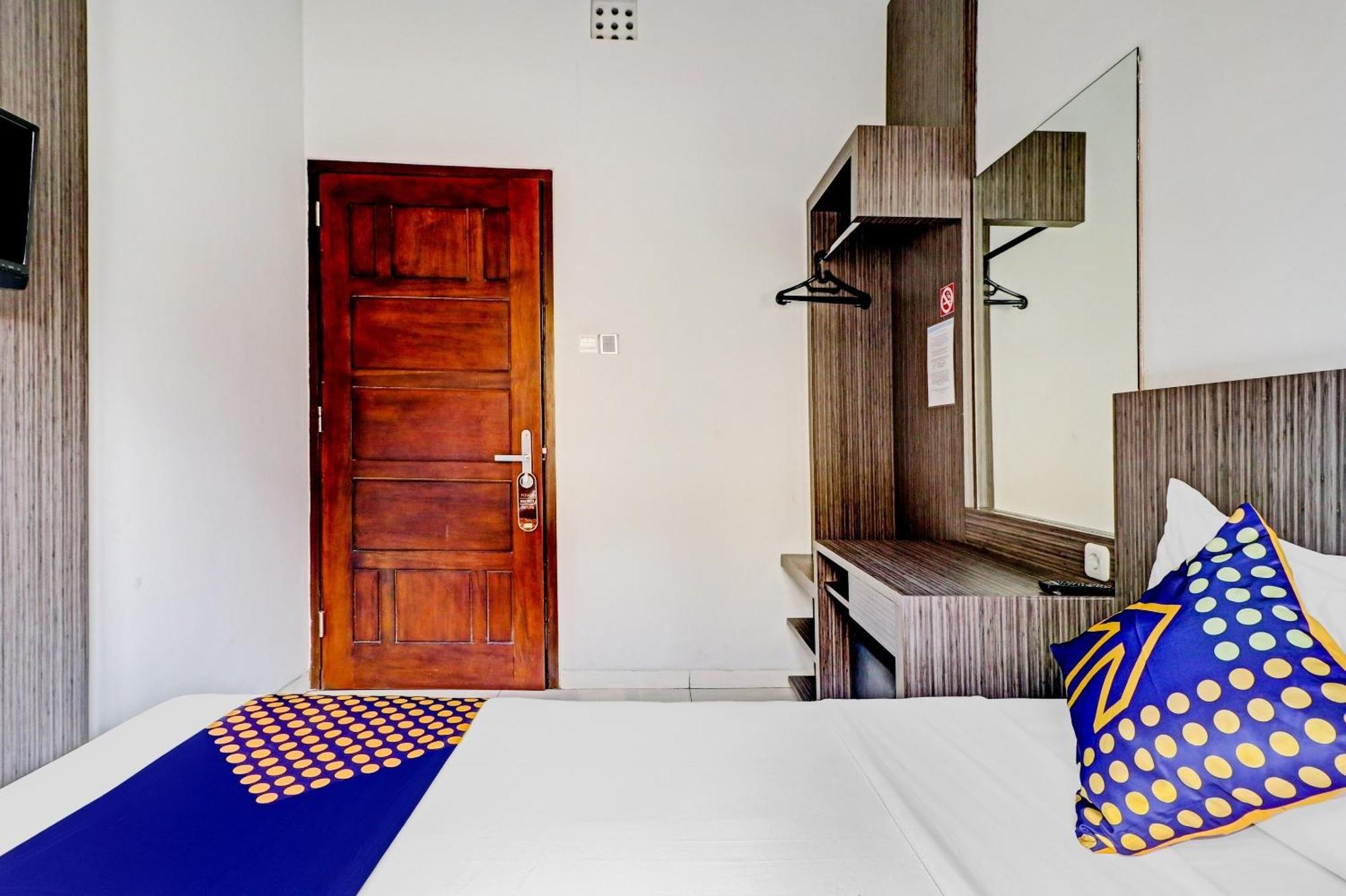 Hotel O Cihampelas Near Ciwalk Formerly D'River Guest House Bandung Exterior photo