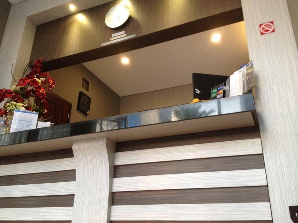 Hotel O Cihampelas Near Ciwalk Formerly D'River Guest House Bandung Exterior photo